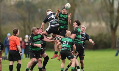 040426 - Caerleon v Gwernyfed RFC, Admiral National League 3 East Presentation - Gwernyfed RFC, in black and white, take on Caerleon having won the Admiral National League 3 East