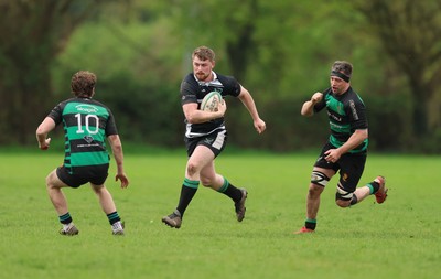 040426 - Caerleon v Gwernyfed RFC, Admiral National League 3 East Presentation - Gwernyfed RFC, in black and white, take on Caerleon having won the Admiral National League 3 East