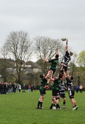 040426 - Caerleon v Gwernyfed RFC, Admiral National League 3 East Presentation - Gwernyfed RFC, in black and white, take on Caerleon having won the Admiral National League 3 East