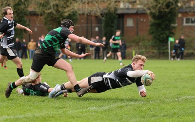 040426 - Caerleon v Gwernyfed RFC, Admiral National League 3 East Presentation - Gwernyfed RFC, in black and white, take on Caerleon having won the Admiral National League 3 East