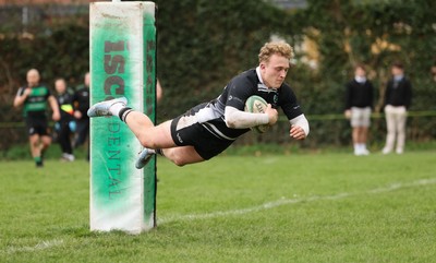 040426 - Caerleon v Gwernyfed RFC, Admiral National League 3 East Presentation - Gethin Davies of Gwernyfed dives in to score try