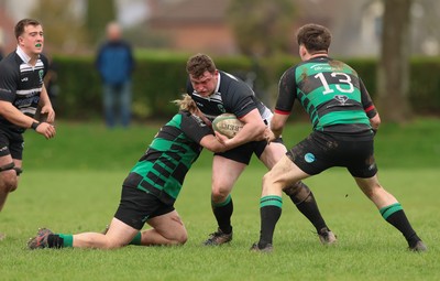 040426 - Caerleon v Gwernyfed RFC, Admiral National League 3 East Presentation - Gwernyfed RFC, in black and white, take on Caerleon having won the Admiral National League 3 East