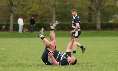 040426 - Caerleon v Gwernyfed RFC, Admiral National League 3 East Presentation - Gwernyfed RFC, in black and white, take on Caerleon having won the Admiral National League 3 East