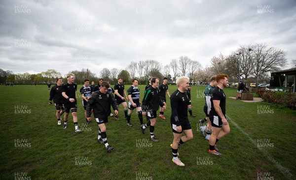 040426 - Caerleon v Gwernyfed RFC, Admiral National League 3 East Presentation - Gwernyfed prepare for their Admiral National League 3 East match against Caerleon