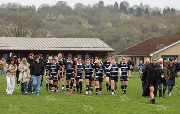 040426 - Caerleon v Gwernyfed RFC, Admiral National League 3 East Presentation - Gwernyfed prepare for their Admiral National League 3 East match against Caerleon
