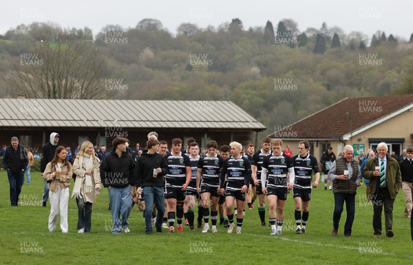 040426 - Caerleon v Gwernyfed RFC, Admiral National League 3 East Presentation - Gwernyfed prepare for their Admiral National League 3 East match against Caerleon