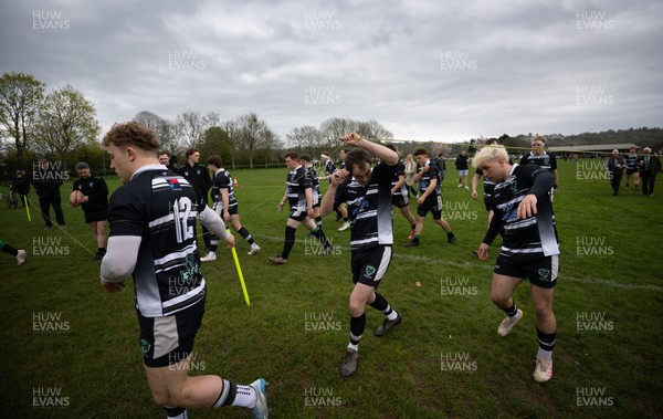 040426 - Caerleon v Gwernyfed RFC, Admiral National League 3 East Presentation - Gwernyfed prepare for their Admiral National League 3 East match against Caerleon