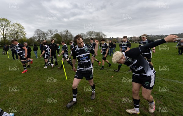 040426 - Caerleon v Gwernyfed RFC, Admiral National League 3 East Presentation - Gwernyfed prepare for their Admiral National League 3 East match against Caerleon