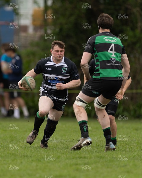 040426 - Caerleon v Gwernyfed RFC, Admiral National League 3 East Presentation - Gwernyfed RFC, in black and white, take on Caerleon having won the Admiral National League 3 East
