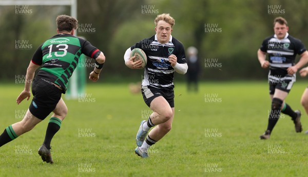 040426 - Caerleon v Gwernyfed RFC, Admiral National League 3 East Presentation - Gethin Davies of Gwernyfed  in action against Caerleon