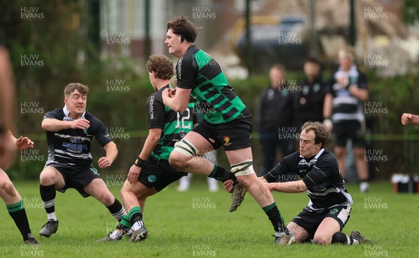 040426 - Caerleon v Gwernyfed RFC, Admiral National League 3 East Presentation - Gwernyfed RFC, in black and white, take on Caerleon having won the Admiral National League 3 East
