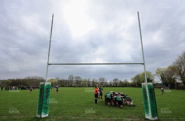 040426 - Caerleon v Gwernyfed RFC, Admiral National League 3 East Presentation - Gwernyfed RFC, in black and white, take on Caerleon having won the Admiral National League 3 East