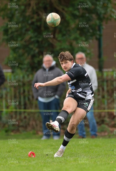 040426 - Caerleon v Gwernyfed RFC, Admiral National League 3 East Presentation - Gwernyfed RFC, in black and white, take on Caerleon having won the Admiral National League 3 East