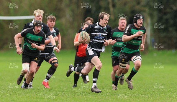 040426 - Caerleon v Gwernyfed RFC, Admiral National League 3 East Presentation - Gwernyfed RFC, in black and white, take on Caerleon having won the Admiral National League 3 East
