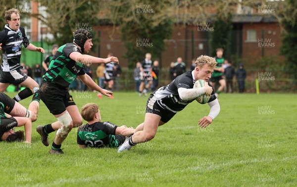 040426 - Caerleon v Gwernyfed RFC, Admiral National League 3 East Presentation - Gwernyfed RFC, in black and white, take on Caerleon having won the Admiral National League 3 East