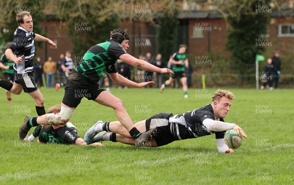 040426 - Caerleon v Gwernyfed RFC, Admiral National League 3 East Presentation - Gwernyfed RFC, in black and white, take on Caerleon having won the Admiral National League 3 East