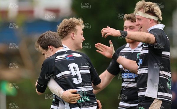 040426 - Caerleon v Gwernyfed RFC, Admiral National League 3 East Presentation - Gwernyfed RFC, in black and white, take on Caerleon having won the Admiral National League 3 East