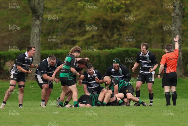040426 - Caerleon v Gwernyfed RFC, Admiral National League 3 East Presentation - Gwernyfed RFC, in black and white, take on Caerleon having won the Admiral National League 3 East