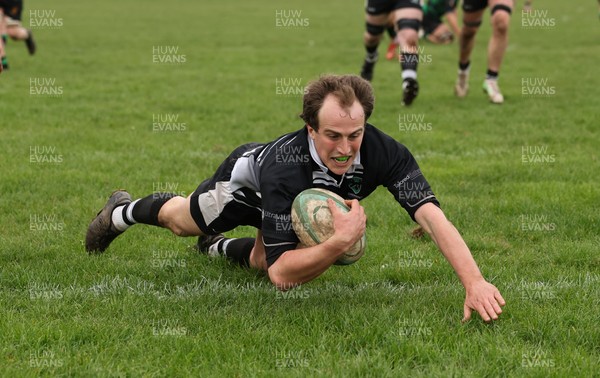 040426 - Caerleon v Gwernyfed RFC, Admiral National League 3 East Presentation - Luke Eckley  of Gwernyfed dives in to score try