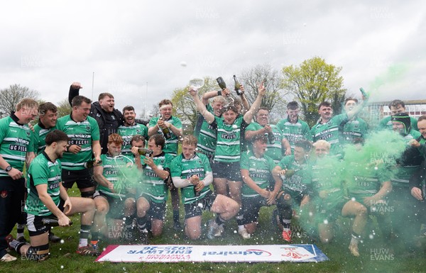 040426 - Caerleon v Gwernyfed RFC, Admiral National League 3 East Presentation - Gwernyfed RFC, in black and white, take on Caerleon having won the Admiral National League 3 East