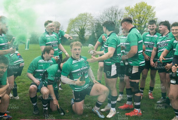 040426 - Caerleon v Gwernyfed RFC, Admiral National League 3 East Presentation - Gwernyfed celebrate after being presented with the  Admiral National League 3 East Trophy