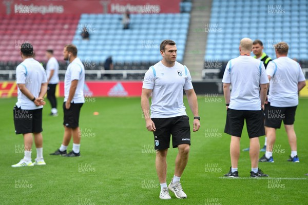 040921 - Harlequins v Cardiff Rugby - Preseason Friendly - Blues players arrive at The Stoop