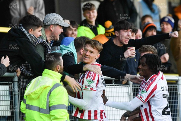 251025 - Harrogate Town v Newport County - Sky Bet League 2 - Newport players celebrate with their fans