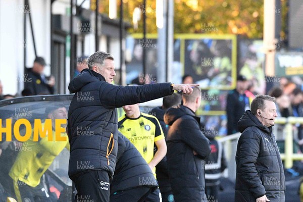 251025 - Harrogate Town v Newport County - Sky Bet League 2 - Newport manager David Hughes 