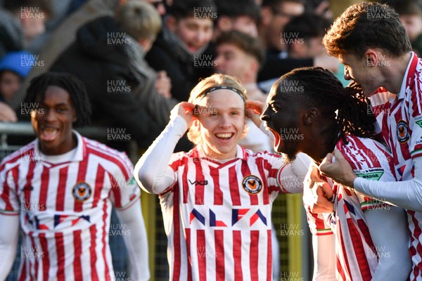 251025 - Harrogate Town v Newport County - Sky Bet League 2 - Cameron Antwi of Newport County (R) celebrates scores a goal