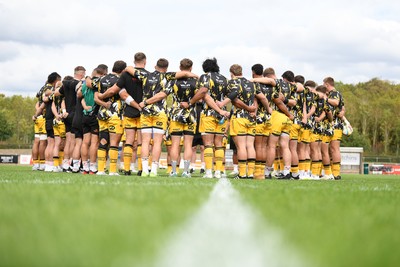 060925 - Hartpury College v Dragons RFC - Preseason Friendly - Dragons huddle