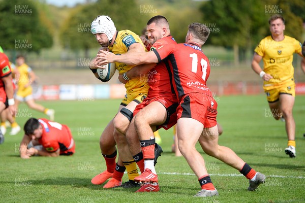 060925 - Hartpury College v Dragons RFC - Preseason Friendly - Harrison Keddie of Dragons runs in to score a try