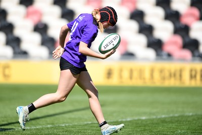 060525 - Haverfordwest High v Ysgol Godrer Berwyn - Girls Schools U12s Cup Final - Grace Busby of Haverfordwest runs in to score a try