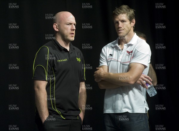 011012 - Heineken Cup Launch -Ospreys coach Steve Tandy and Scarlets coach Simon Easterby