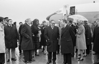 060375 - Dr Henry Kissinger visit to Cardiff for the ceremony to give Jim Callaghan the Freedom of the City  Dr Henry Kissinger chats to George Thomas MP at Cardiff Wales Airport