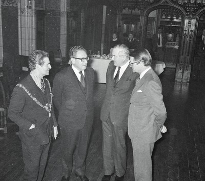 060375 - Dr Henry Kissinger visit to Cardiff for the ceremony to give Jim Callaghan the Freedom of the City  L-rLord Mayor of Cardiff Albert Hush, US Secretary of State Dr Henry Kissinger,Foreign Secretary Jim Callaghan and US Ambassador Elliot Richardson at Cardiff Castle