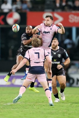 270326 - Hollywoodbets Sharks v Cardiff Rugby, United Rugby Championship - Makazole Mapimpi of the Hollywoodbets Sharks and Mason Grady of Cardiff Rugby 