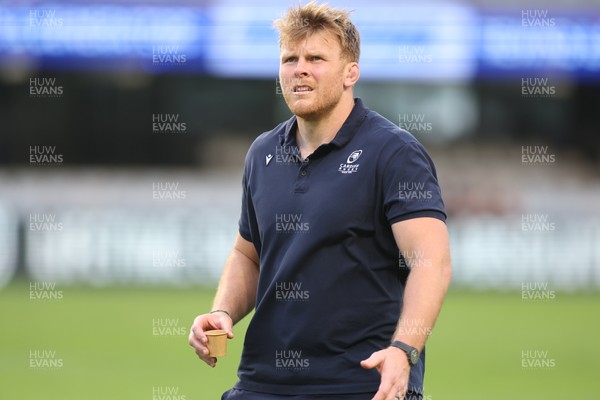 270326 - Hollywoodbets Sharks v Cardiff Rugby, United Rugby Championship - Josh Mcnally of Cardiff arrives