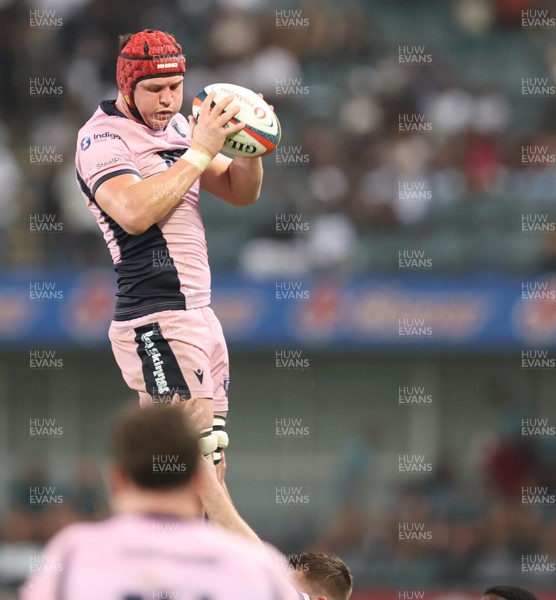 270326 - Hollywoodbets Sharks v Cardiff Rugby, United Rugby Championship - James Botham of Cardiff 