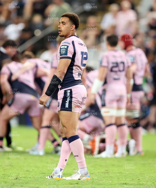 270326 - Hollywoodbets Sharks v Cardiff Rugby, United Rugby Championship - Ben Thomas of Cardiff 