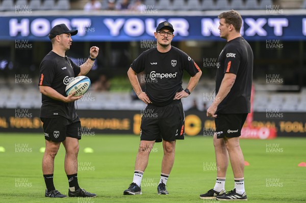 251123 - Hollywoodbets Sharks v Dragons RFC - United Rugby Championship - Dragons head coach Dai Flanagan during warm ups