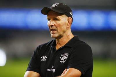 090525 - Hollywoodbets Sharks v Ospreys - United Rugby Championship - John Plumtree (Head Coach) of the Hollywoodbets Sharks