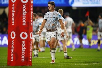 090525 - Hollywoodbets Sharks v Ospreys - United Rugby Championship - Jack Walsh of the Ospreys