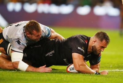090525 - Hollywoodbets Sharks v Ospreys - United Rugby Championship - Try scored by Jason Jenkins of the Hollywoodbets Sharks