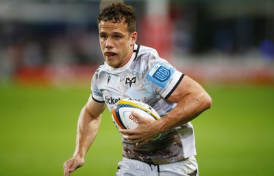 090525 - Hollywoodbets Sharks v Ospreys - United Rugby Championship - Kieran Hardy of the Ospreys