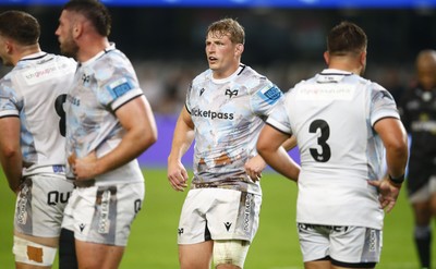 090525 - Hollywoodbets Sharks v Ospreys - United Rugby Championship - Jac Morgan (CAPT) of the Ospreys 