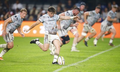 090525 - Hollywoodbets Sharks v Ospreys - United Rugby Championship - Dan Edwards of the Ospreys