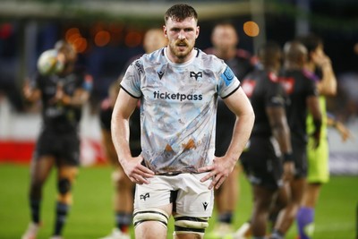 090525 - Hollywoodbets Sharks v Ospreys - United Rugby Championship - James Ratti of the Ospreys