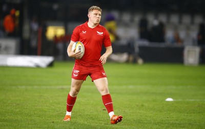 170525 - Hollywoodbets Sharks v Scarlets - United Rugby Championship - Sam Costelow of the Scarlets 