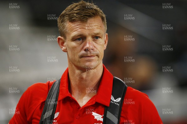 170525 - Hollywoodbets Sharks v Scarlets - United Rugby Championship - Dwayne Peel (Head Coach) of the Scarlets