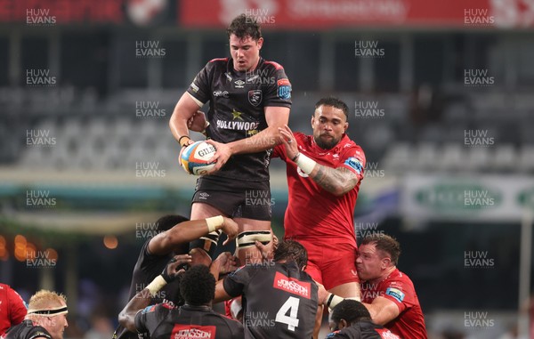 170525 - Hollywoodbets Sharks v Scarlets - United Rugby Championship - Emile van Heerden of the Hollywoodbets Sharks